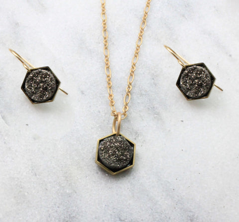 Small druzy in hexagon. Earring an necklace